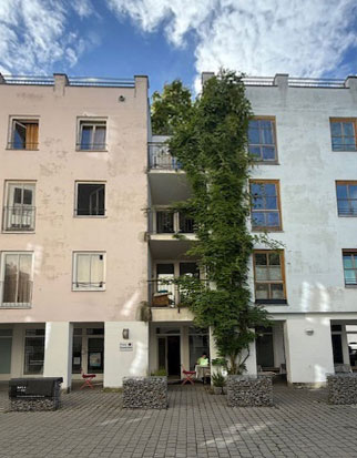 Frontalansicht der Gebäude des betreuten Wohnens in Wasserburg